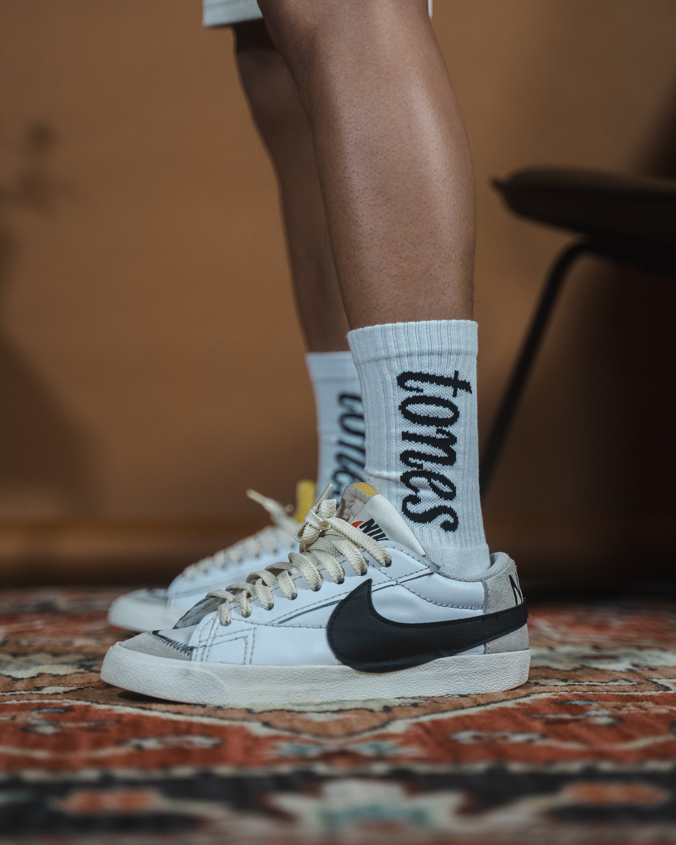 VERTICAL LOGO SPORT SOCKS - WHITE