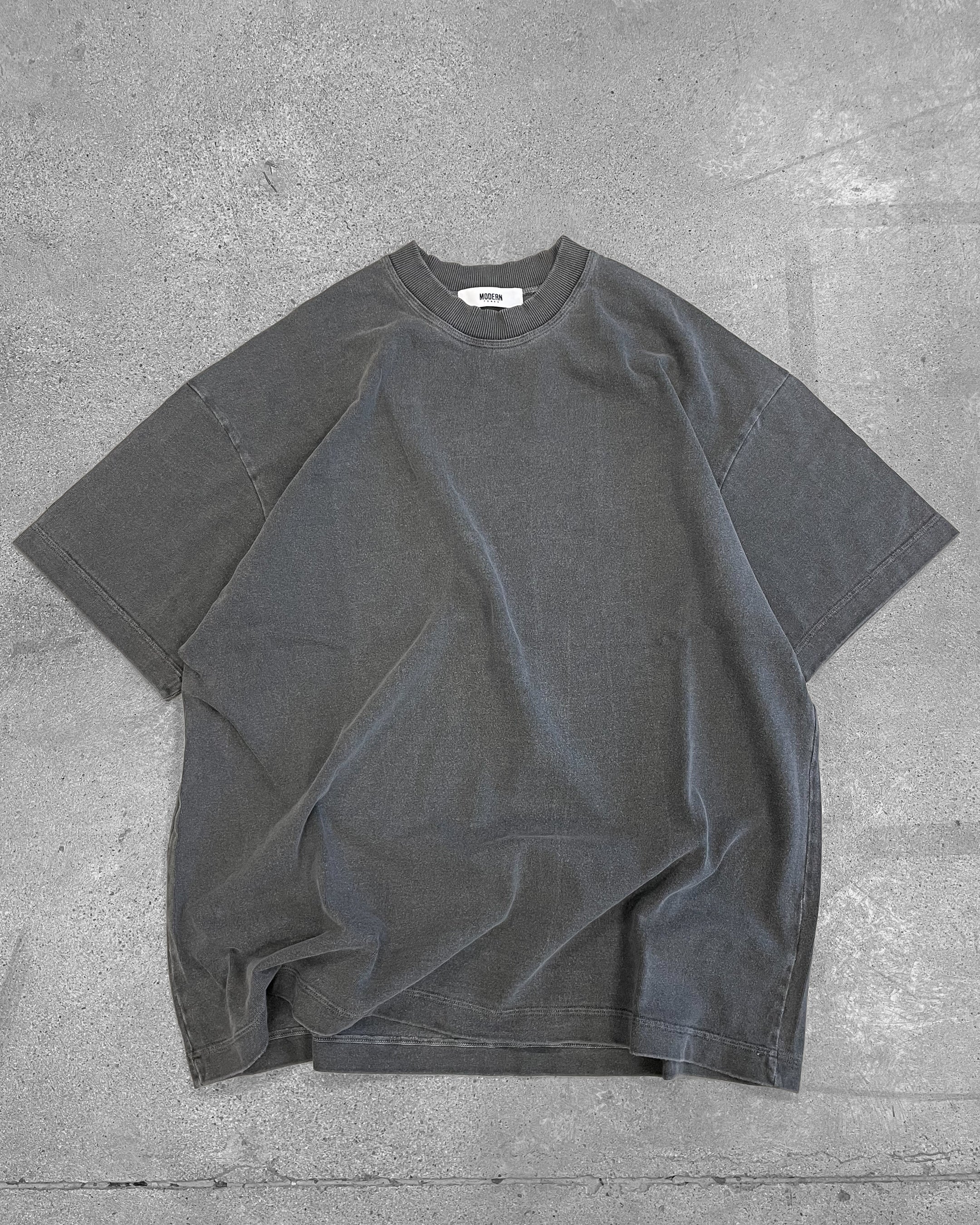 SIGNATURE T-SHIRT - WASHED BLACK