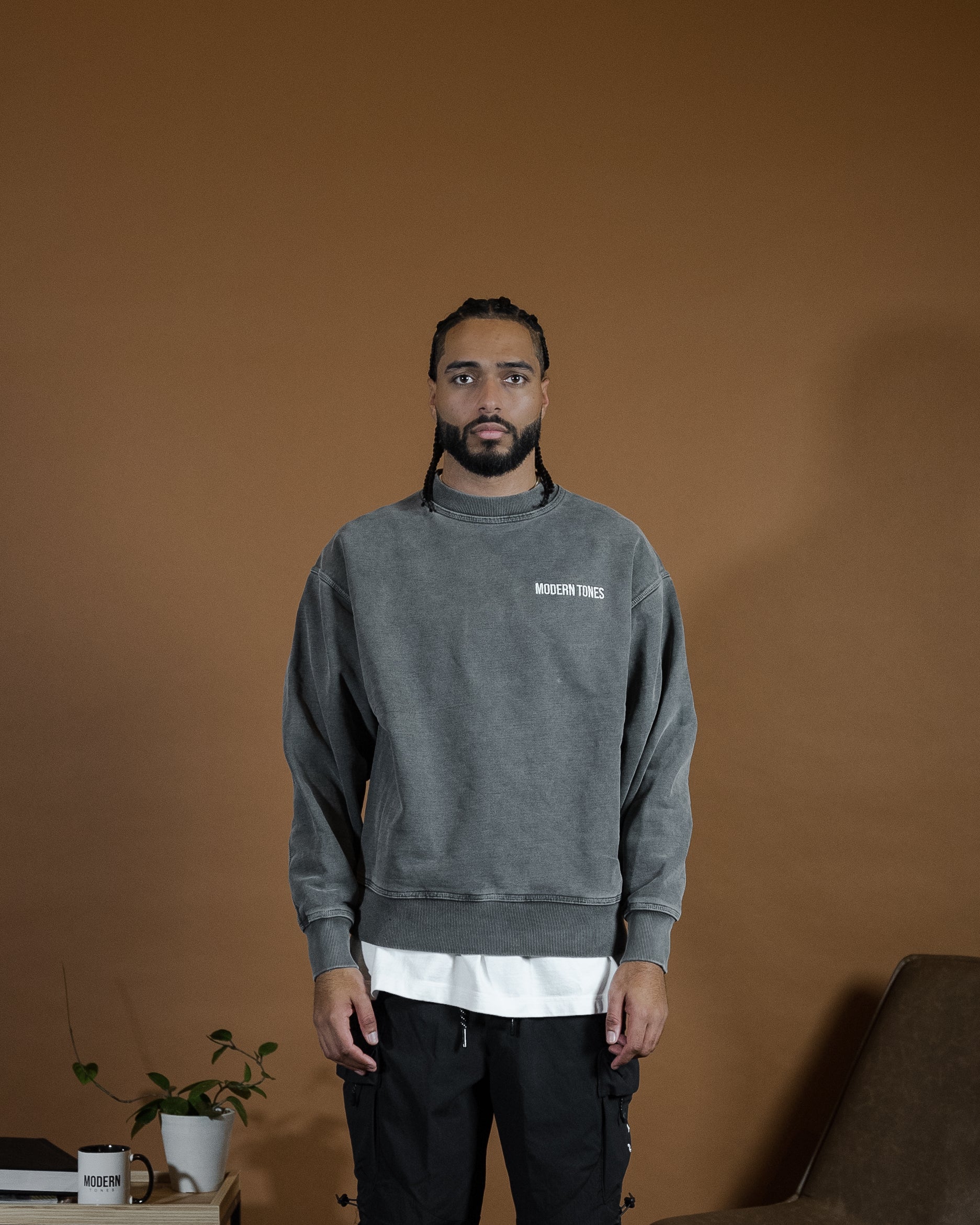 CREWNECK - WASHED BLACK